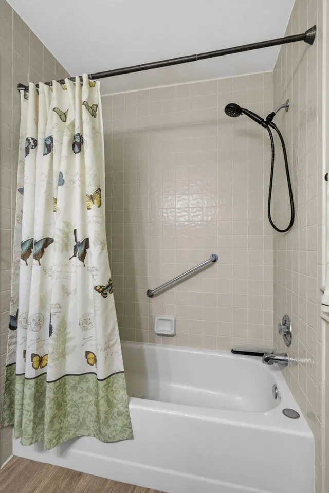  Unit 1901 photo 21