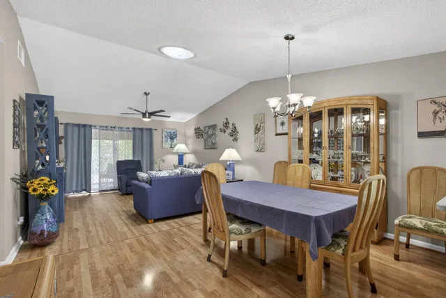  Unit 1901 photo 24