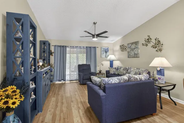  Unit 1901 photo 26