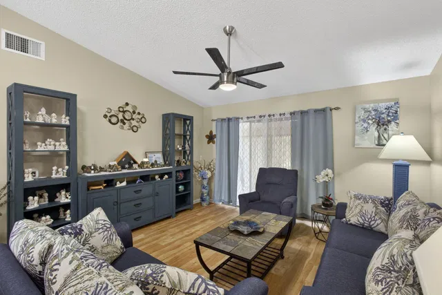  Unit 1901 photo 27