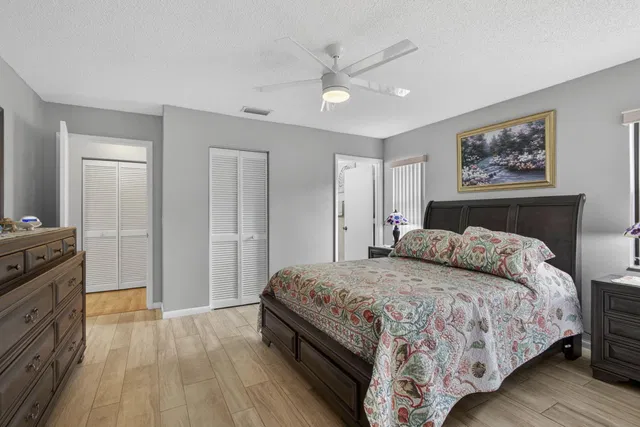  Unit 1901 photo 32