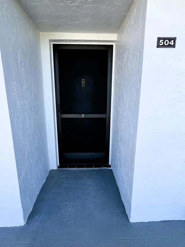 Unit 504 photo 3