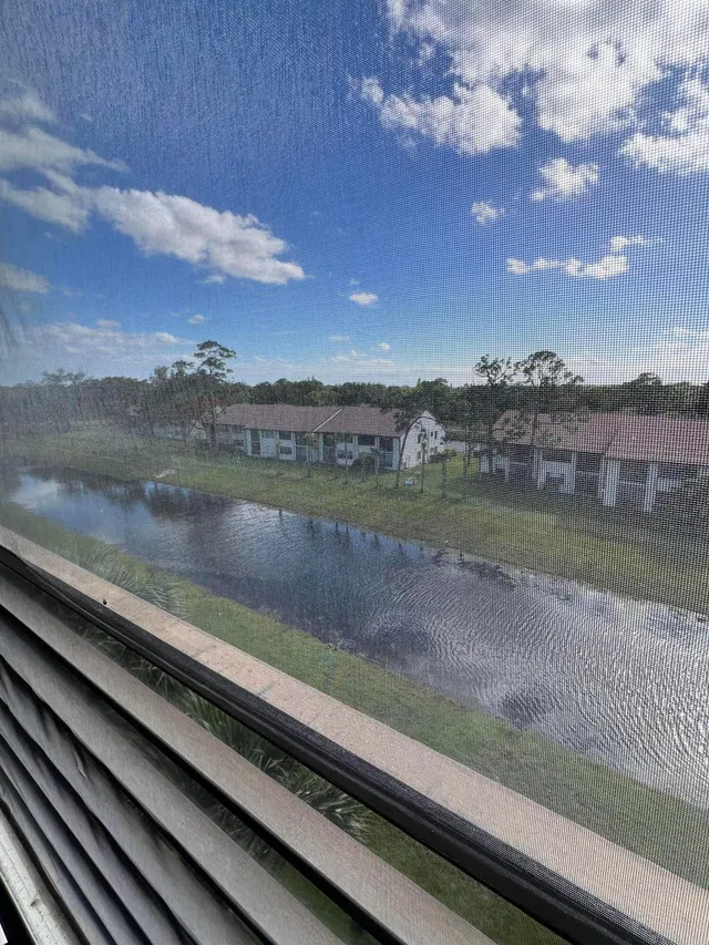Unit 504 photo 15