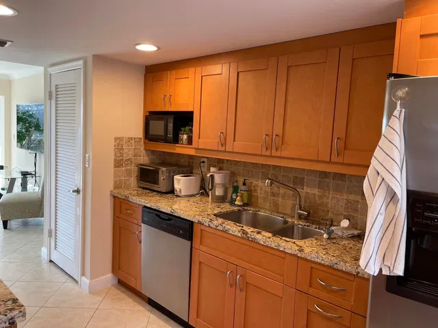 Boca Raton Unit 0420 photo 17