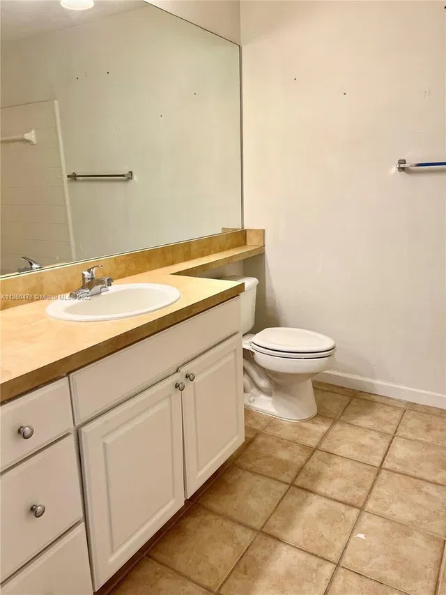 Unit 4305 photo 11