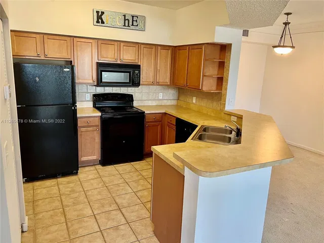 Unit 4305 photo 13