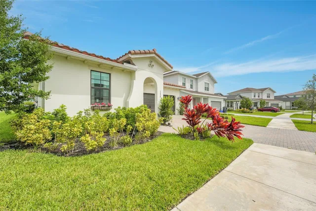 Residence photo 2
