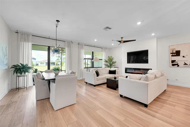 Residence photo 8