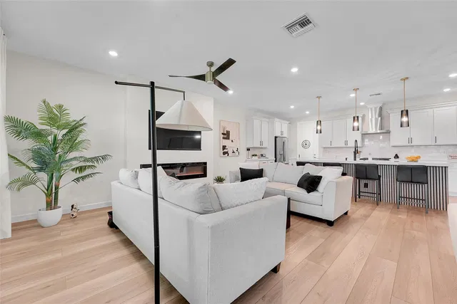 Residence photo 9