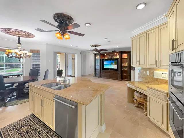 Residence photo 9