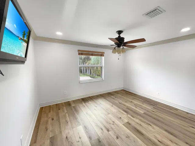 Residence photo 23