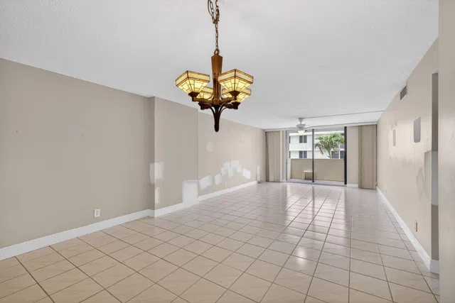 Singer Island Unit 219 photo 4