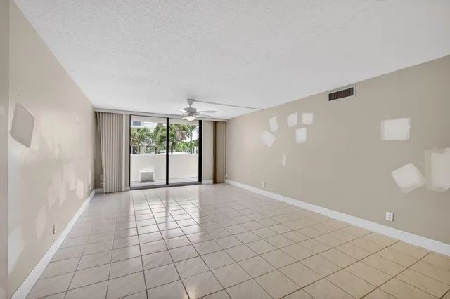 Singer Island Unit 219 photo 6