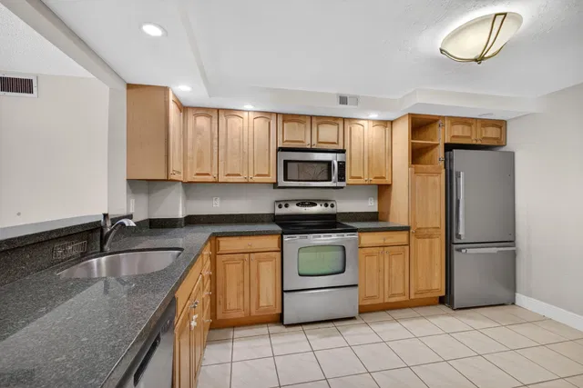 Singer Island Unit 219 photo 10