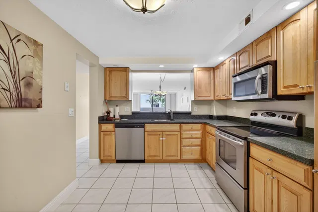 Singer Island Unit 219 photo 11