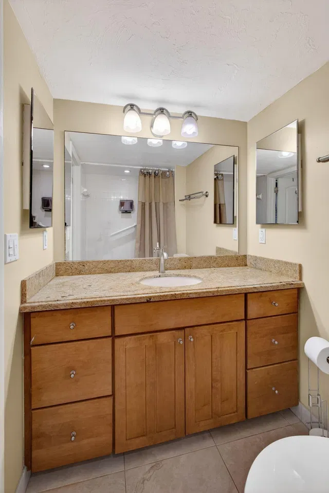 Singer Island Unit 219 photo 18