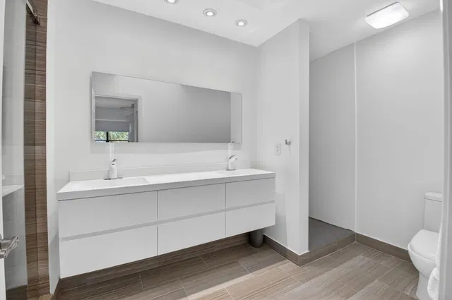 Unit 306 photo 22