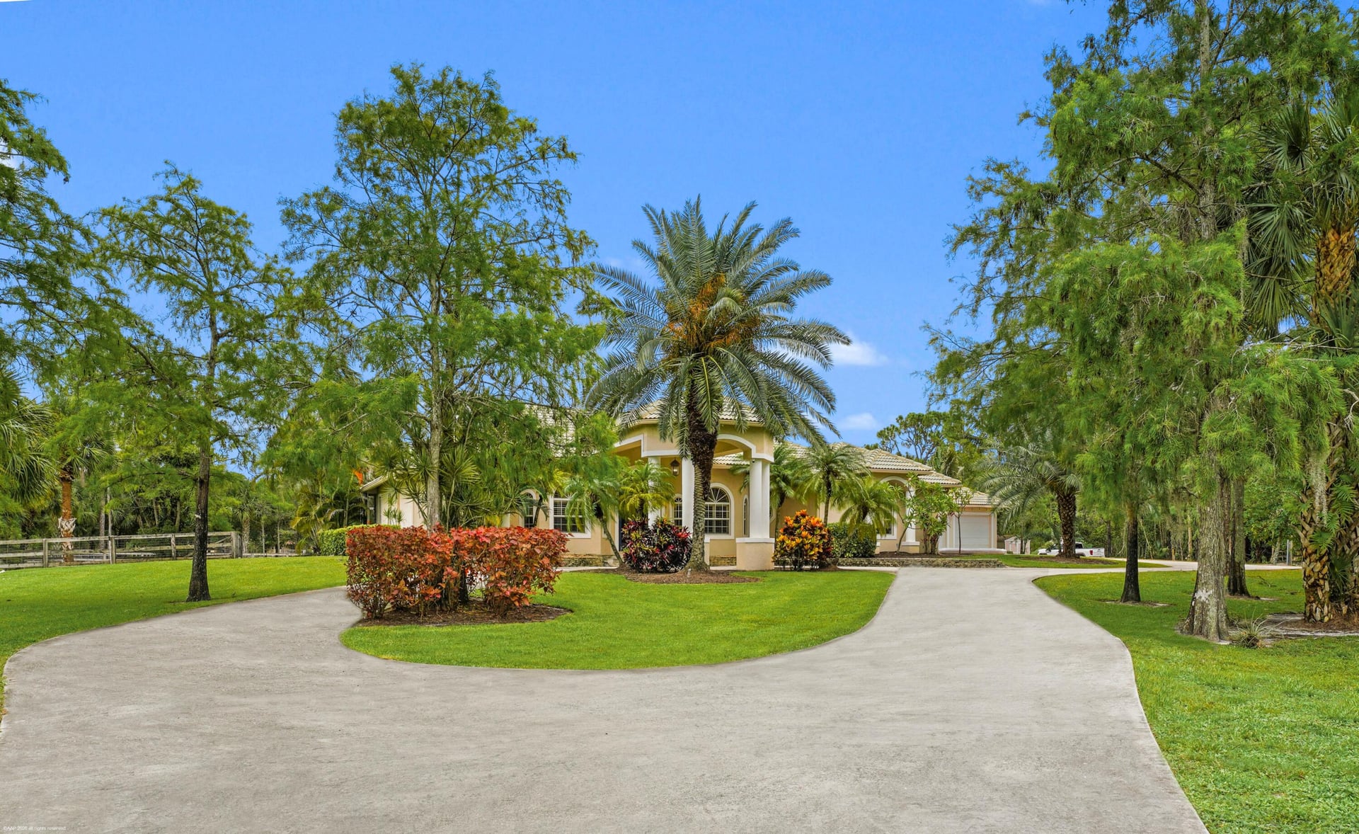  Residence photo 6