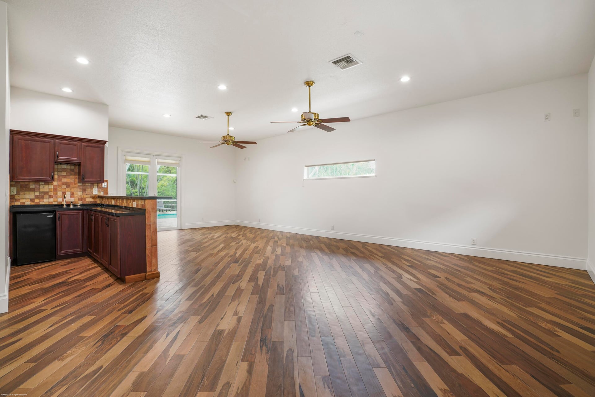 Residence photo 30