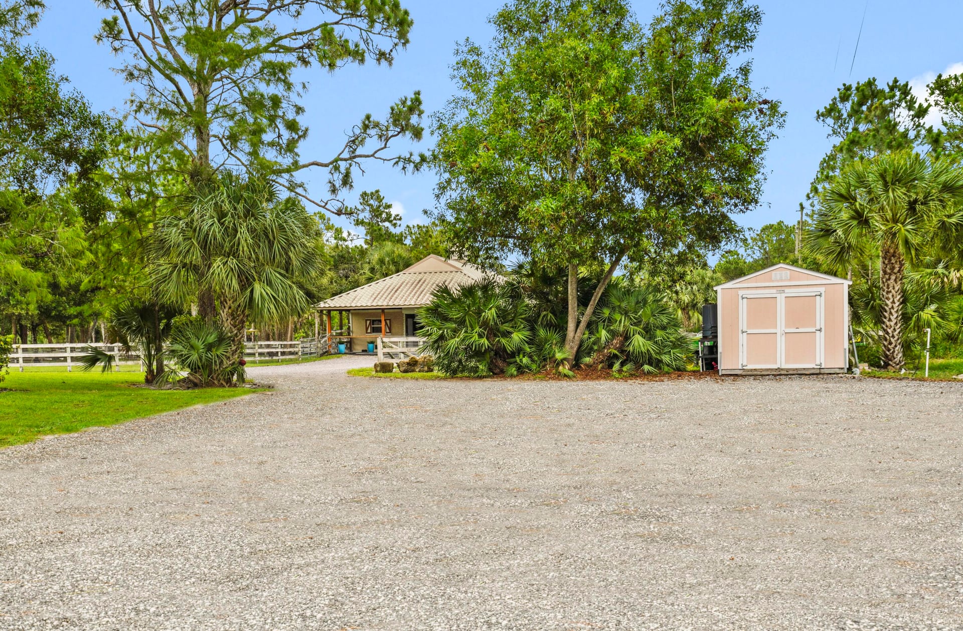  Residence photo 49