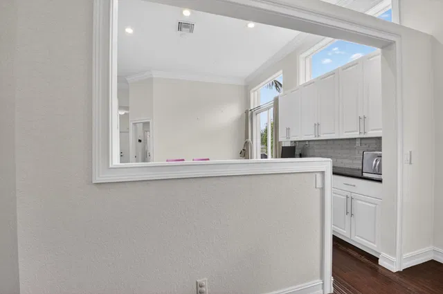 Residence photo 17