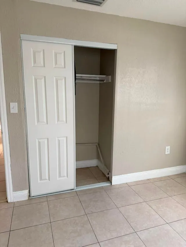 Residence photo 2