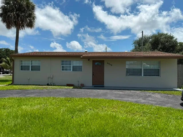Residence photo 4