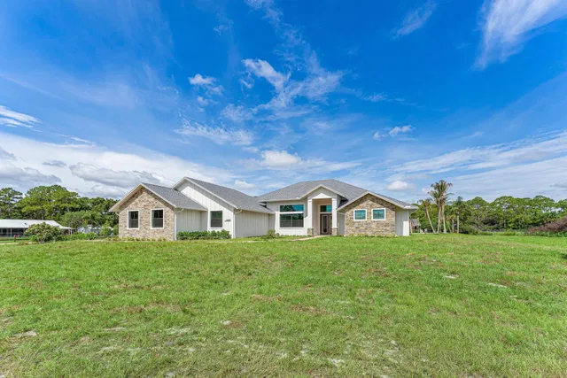 Residence photo 3