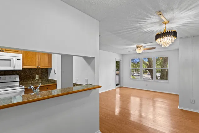 Unit 24 photo 8