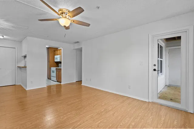 Unit 24 photo 9