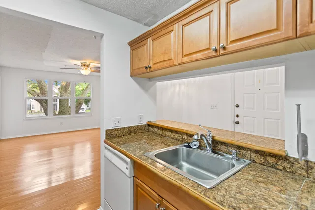 Unit 24 photo 12