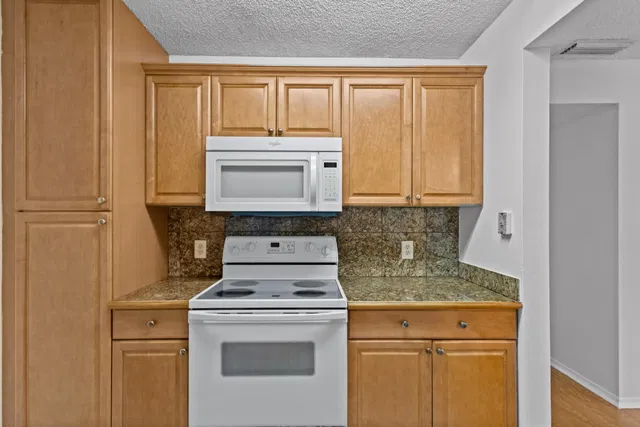 Unit 24 photo 13