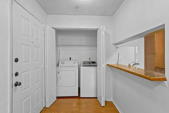 Unit 24 photo 14