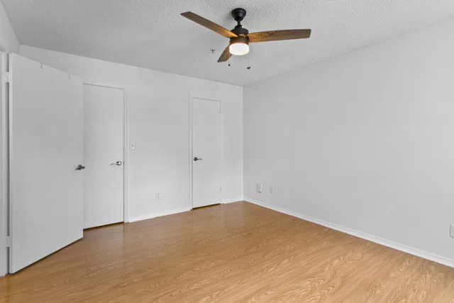 Unit 24 photo 21