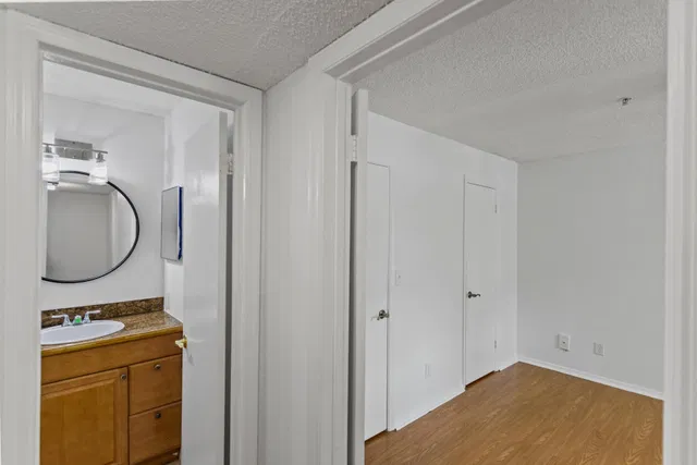 Unit 24 photo 24