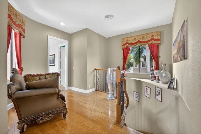 Residence photo 19