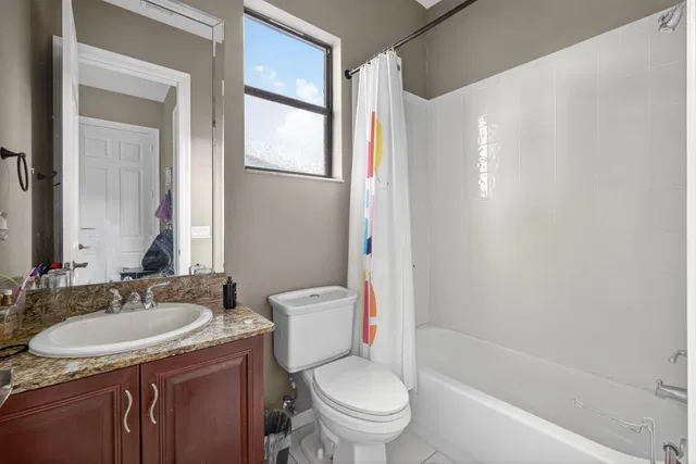 Residence photo 26