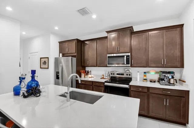 Residence photo 5