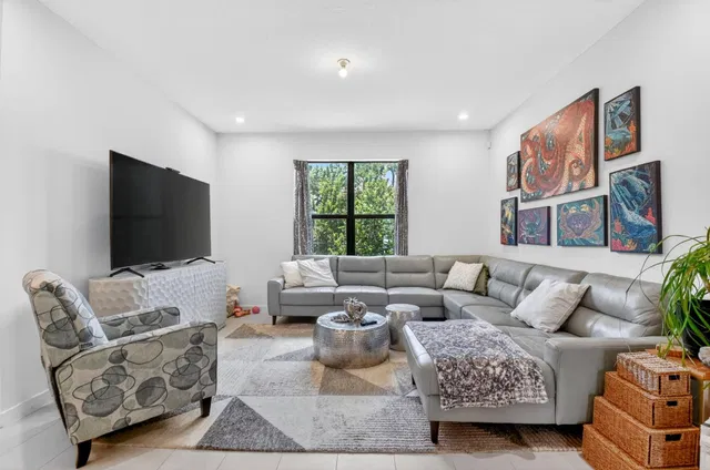 Residence photo 12
