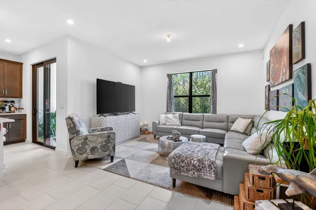 Residence photo 13