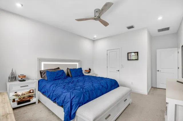 Residence photo 16