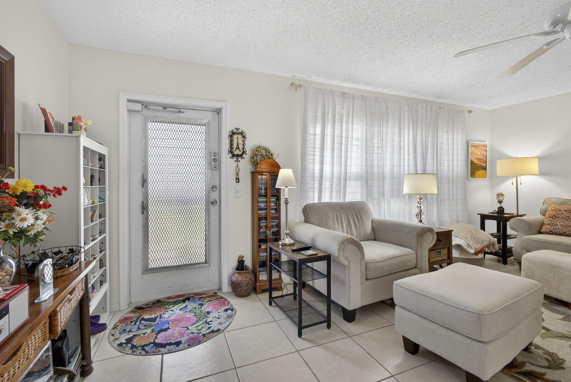 Residence photo 2