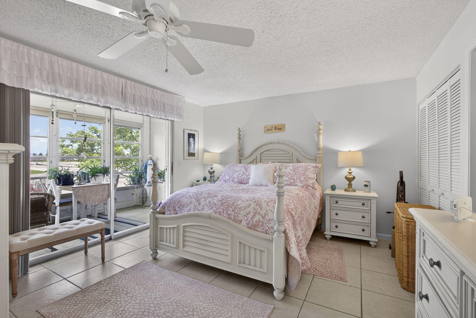Residence photo 12