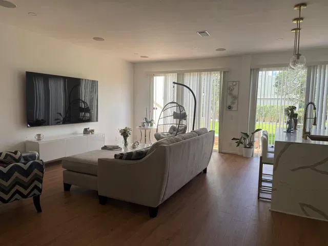 Residence photo 5