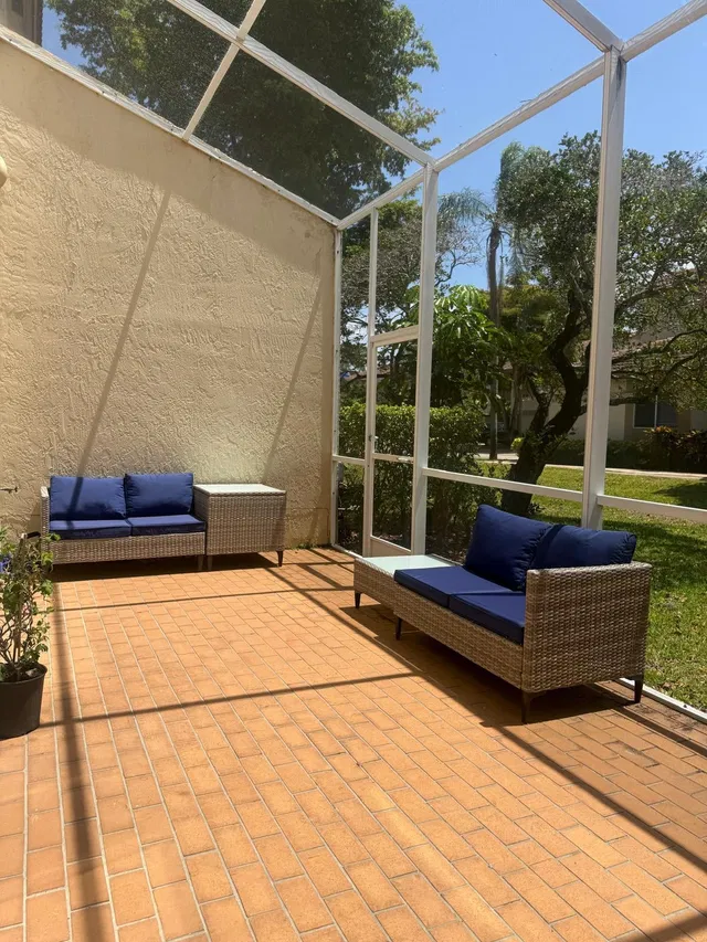Residence photo 16
