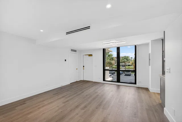 Residence photo 10