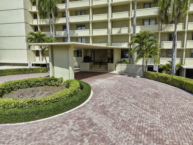 Residence photo 56