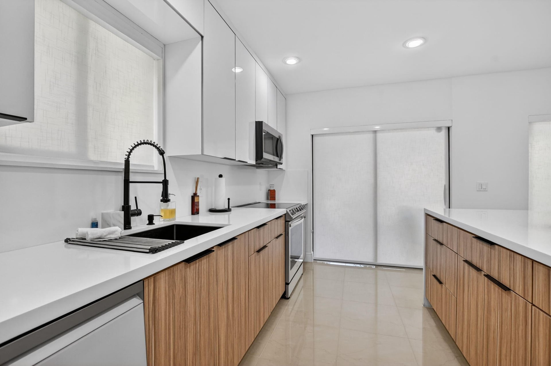Unit E104 photo 5