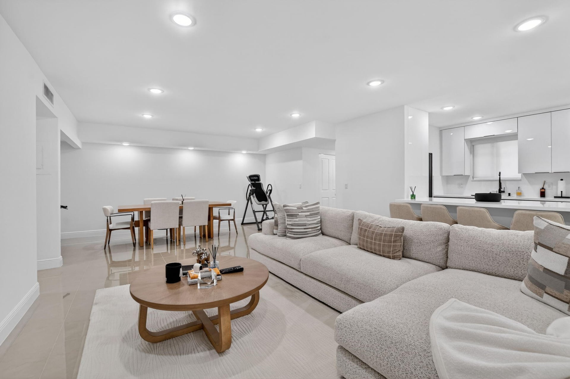 Unit E104 photo 11