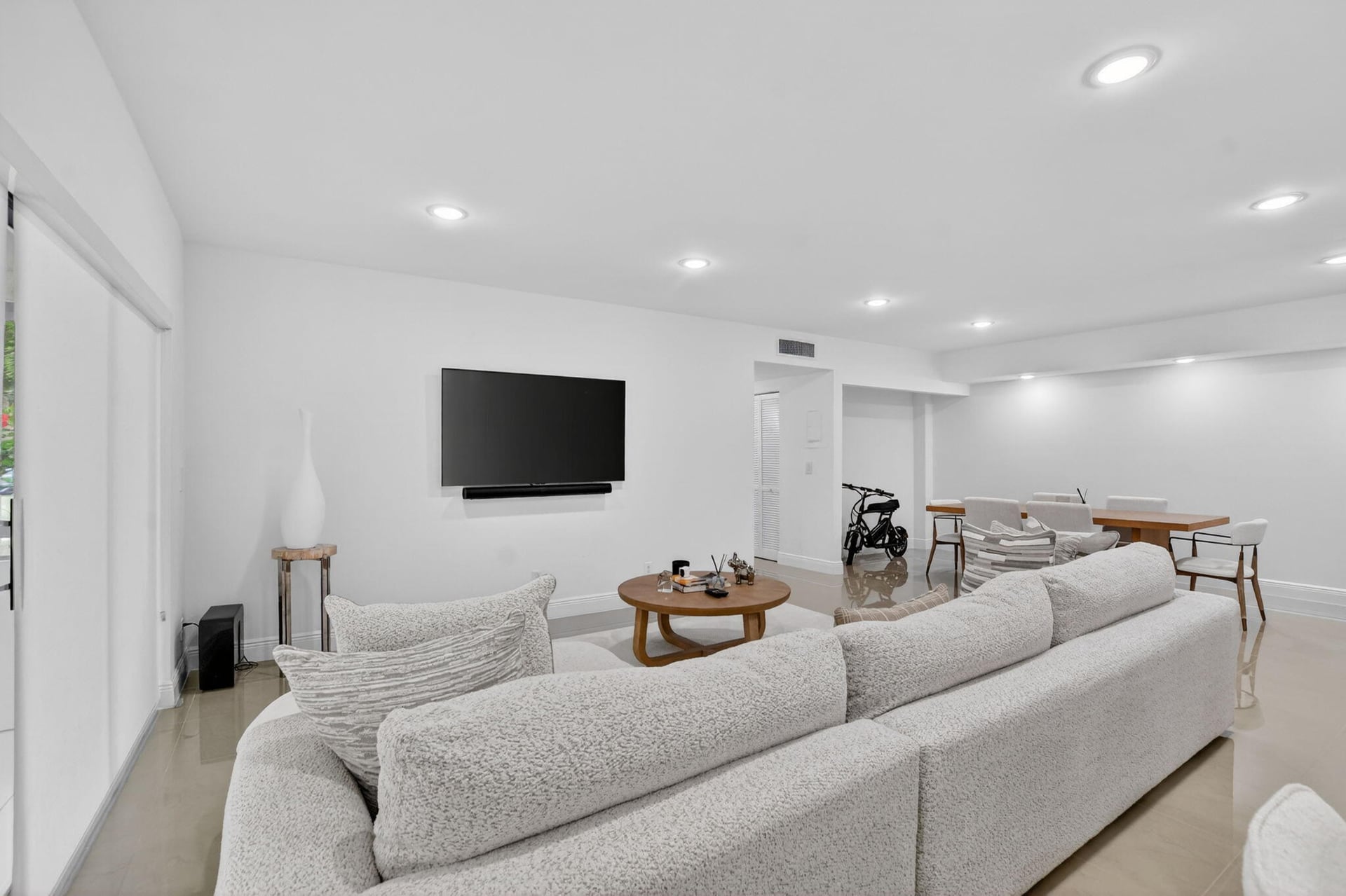 Unit E104 photo 12